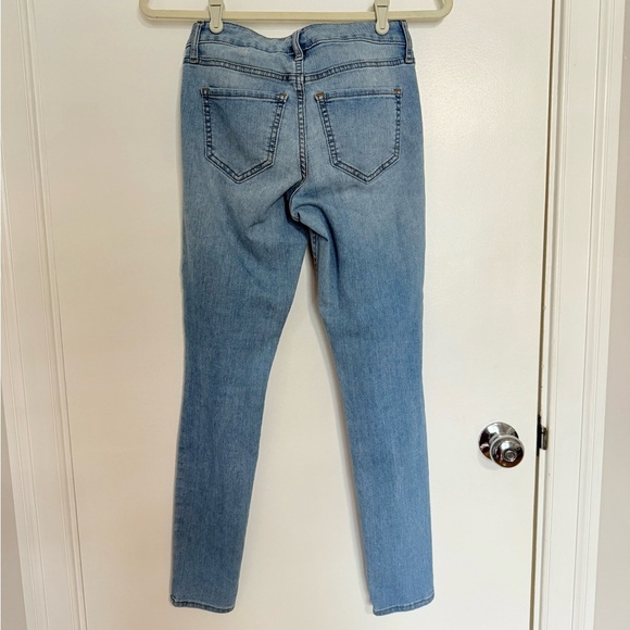 Old Navy Jeans - Picture 2 of 4
